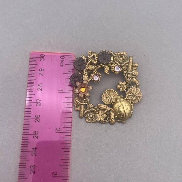 Vintage Flower Cluster Rhinestone Lady Bug Brooch Pin Textured Gold Tone - Picture 5 of 6